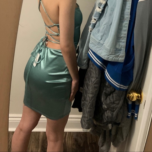 Tight short blue dress - Picture 2 of 3